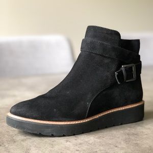 Black suede 7.5 NATURALIZER